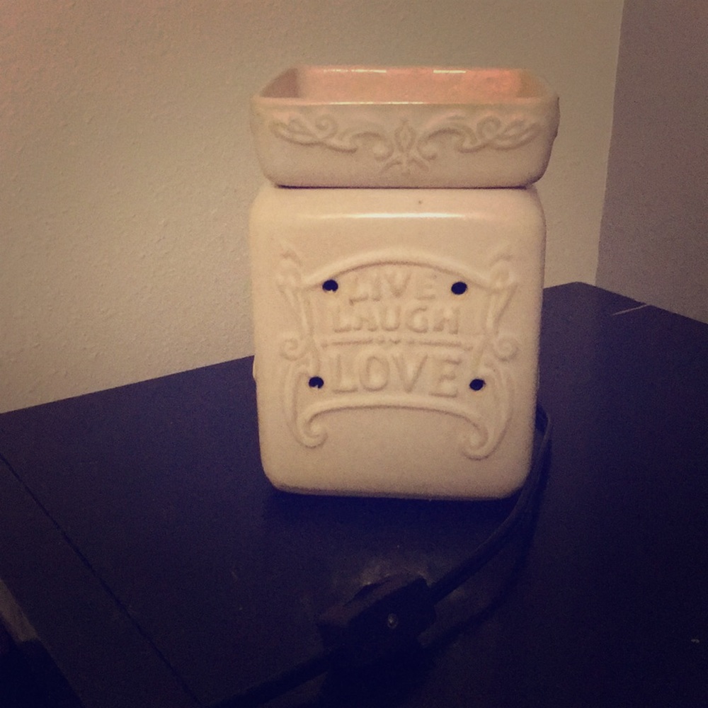 Candle wax warmer “live laugh love”